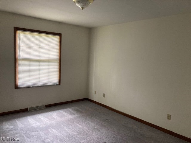 Building Photo - 723 Lakeview Dr
