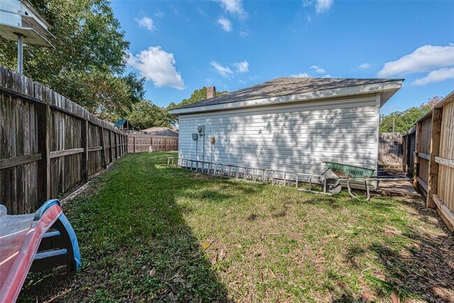 Building Photo - 2510 Wind Fall Ln