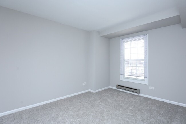 Building Photo - 4334 N Hazel St