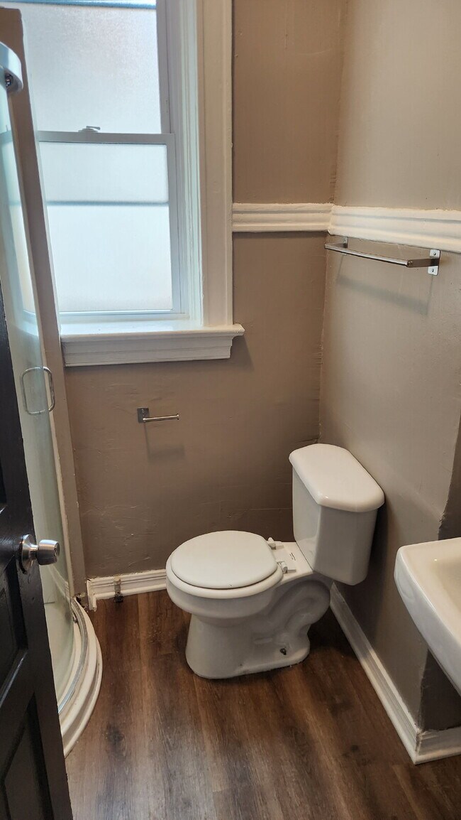 Building Photo - "Charming 1-Bedroom Gem in St. Louis's Vibrant Heart – Alberta Street Awaits!"
