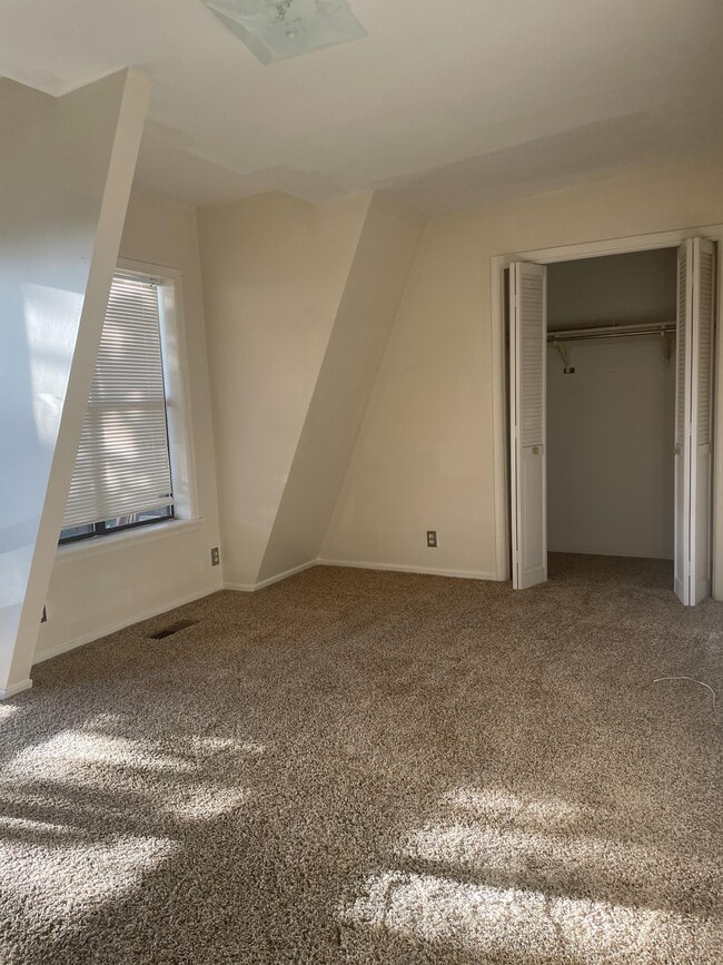 Building Photo - 103 Myra Ln