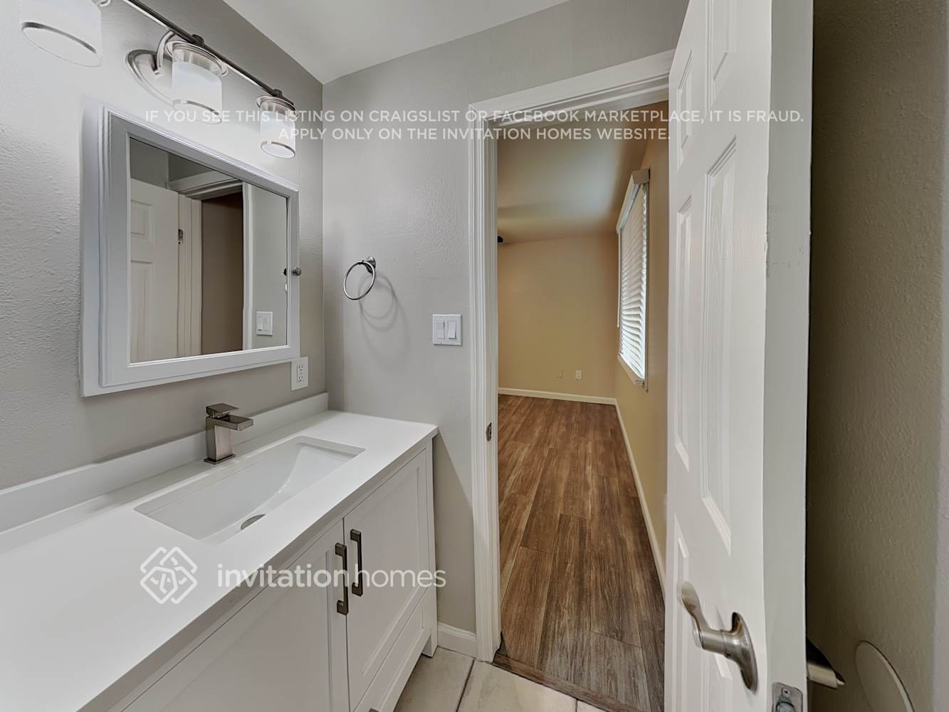 Building Photo - 1705 W Thunderbird Rd