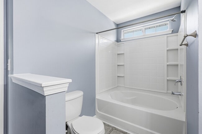 Building Photo - 3911 Hathaway Hills Dr