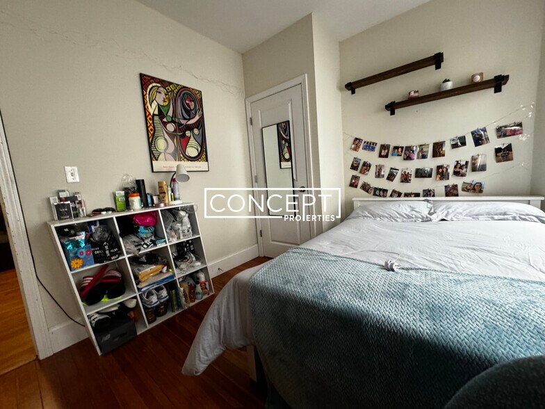 Building Photo - 14 Parker Hill Ave