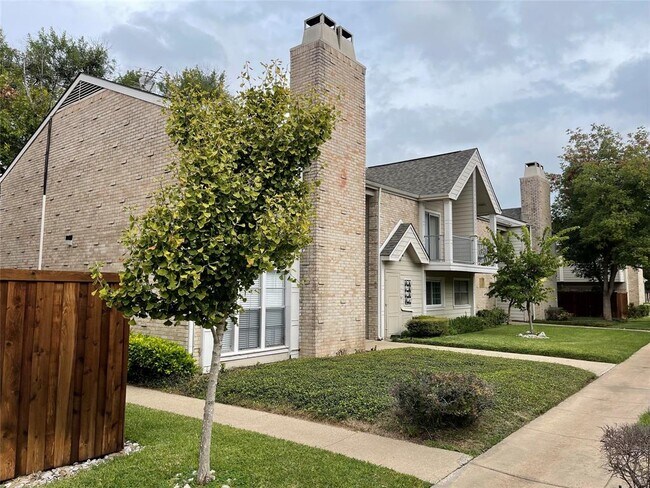 Building Photo - 5881 Preston View Blvd