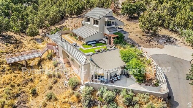 Building Photo - 14600 S Shaggy Mountain Rd