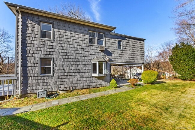 Building Photo - 45 Pamela Ln