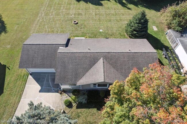 Building Photo - 245 Lynbrook Dr