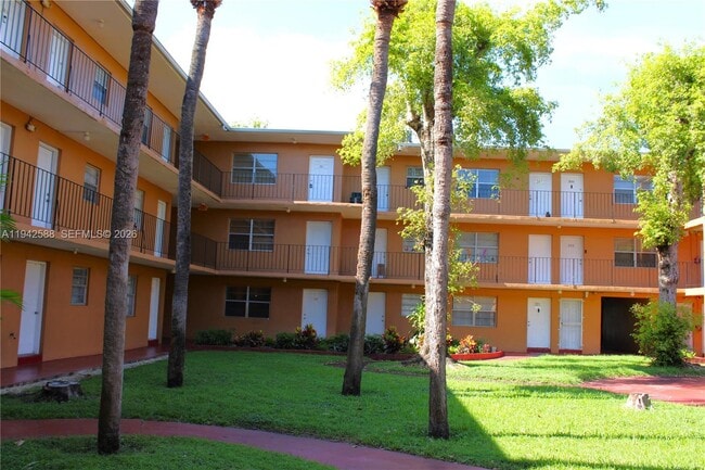 Building Photo - 1280 W 54th St