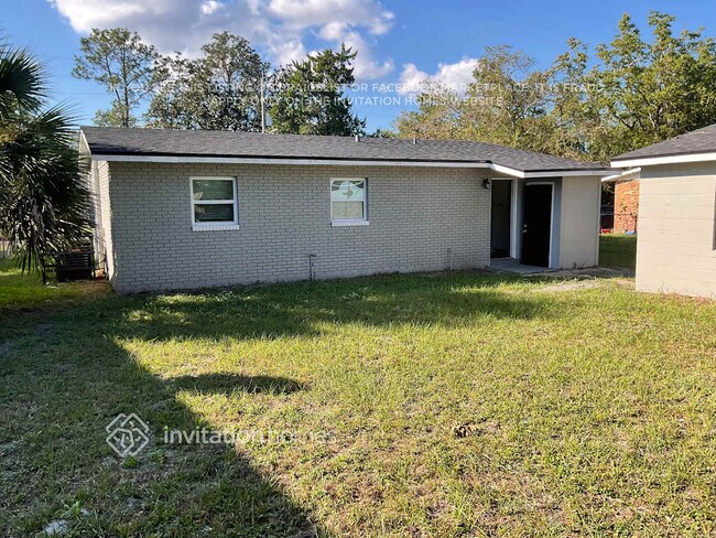 Building Photo - 9557 Priory Ave