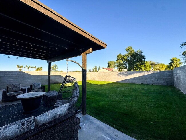 Building Photo - "Newly Renovated 3-Bed, 2-Bath Condo in Yuma!"