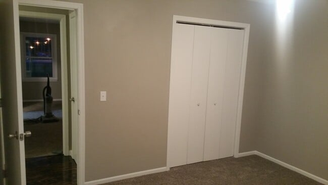 Building Photo - 135 E Ritter St