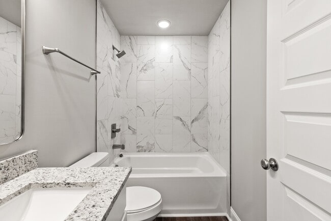 Building Photo - 232 Franklin St