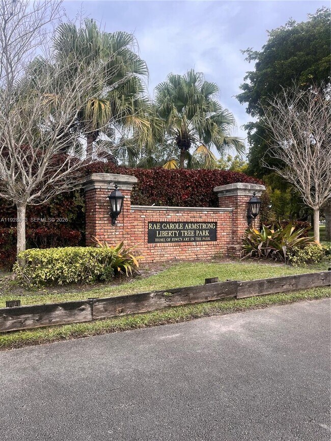 Building Photo - 403 NW 68th Ave