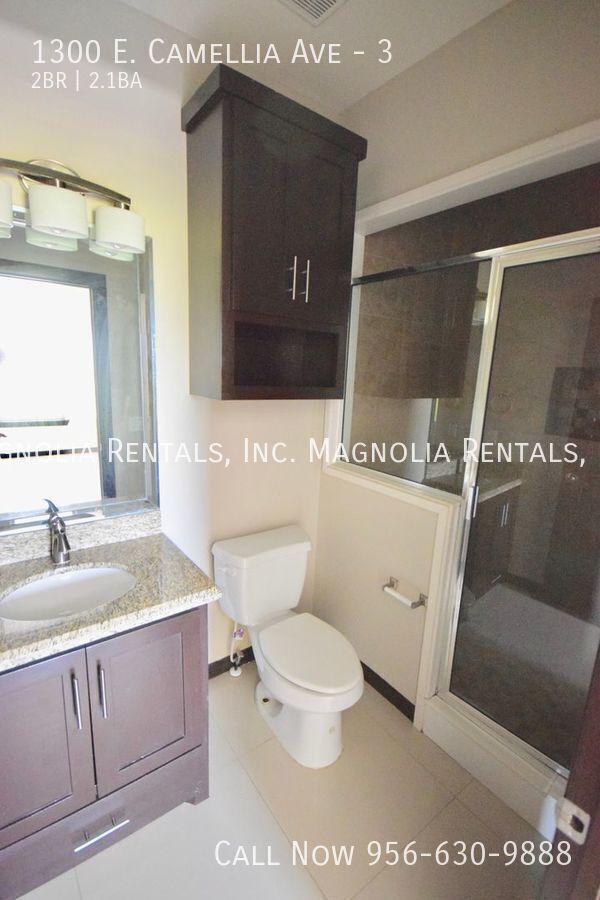 Building Photo - 1300 E Camellia Ave