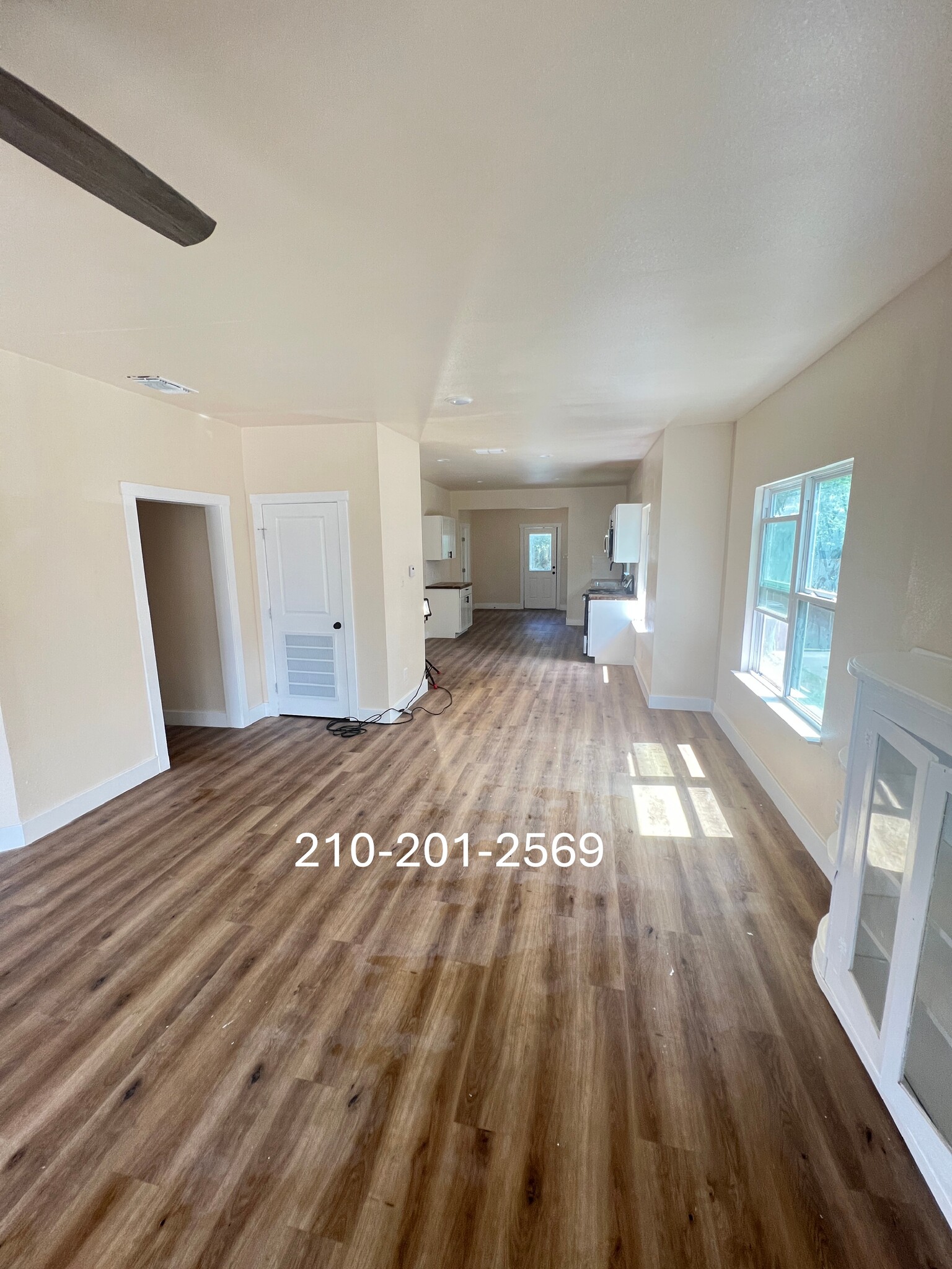 Building Photo - 1106 W Ridgewood Ct