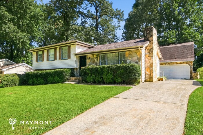 Building Photo - 8455 Magnolia Dr