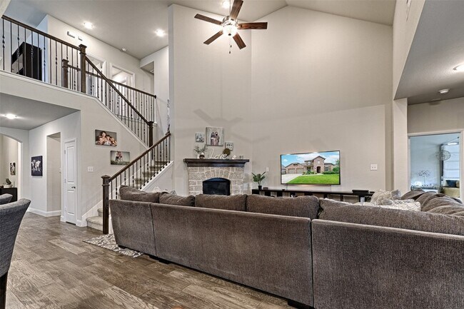 Building Photo - 3515 Washington Dr