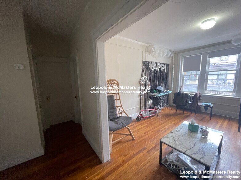 Building Photo - 11 Vinal St