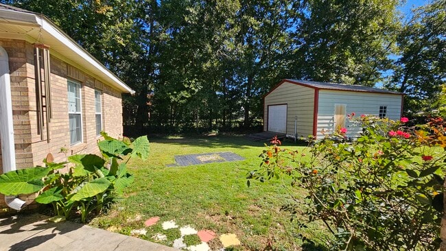 Building Photo - 16200 South Ave