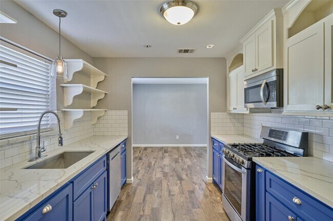 Building Photo - 29030 Deadwood Ln