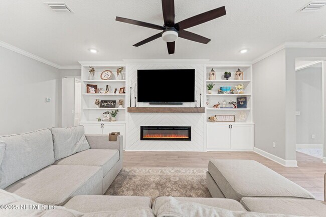 Building Photo - 324 Windley Dr