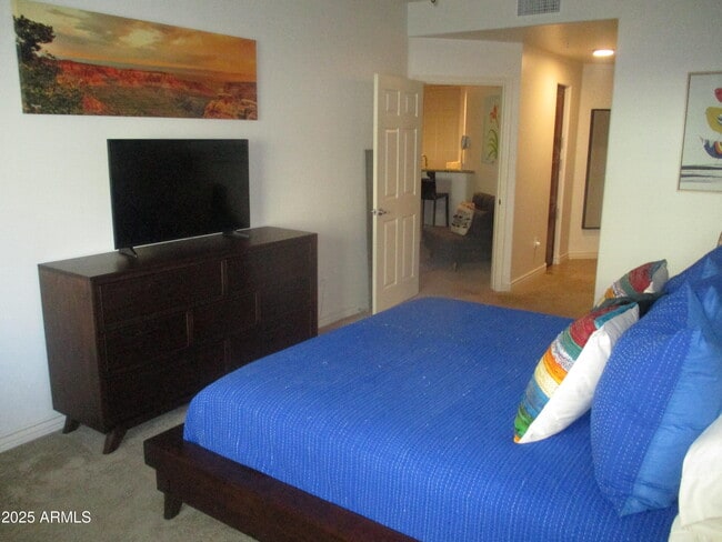 Building Photo - 5350 E Deer Valley Dr
