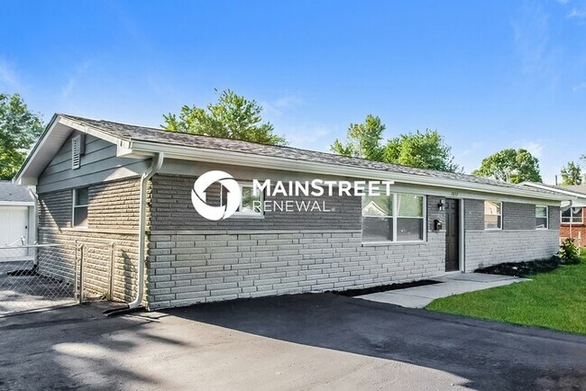 Building Photo - 4 Bedroom Pet-Friendly Home in INDIANAPOLI...