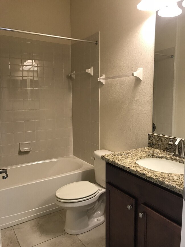 Building Photo - 7 BEDROOM 4 BATH AT INDEPENDENCE WINTER GA...