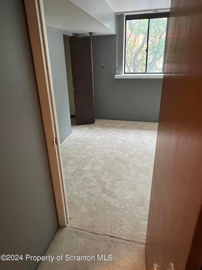 Building Photo - 220 Linden St