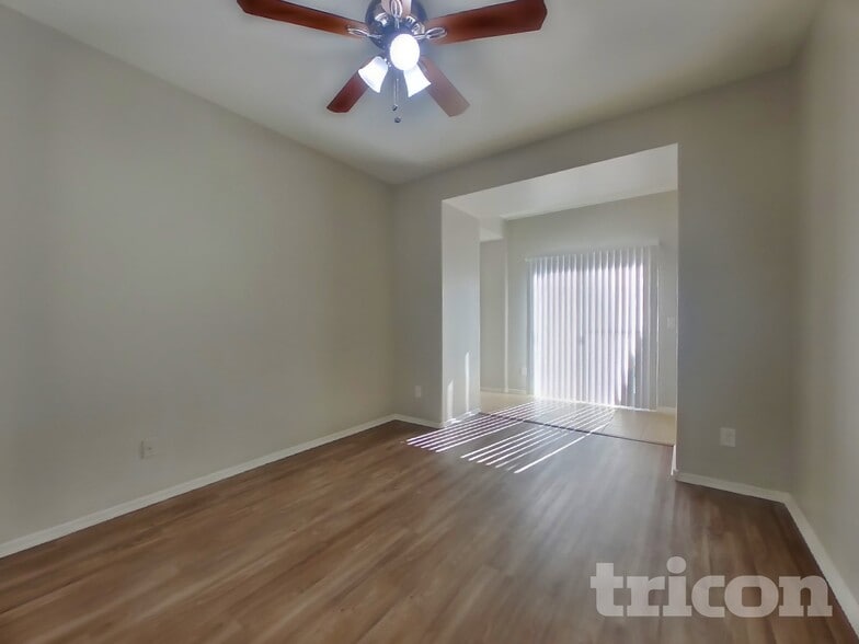 Building Photo - 10268 W Sands Dr