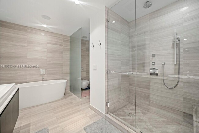 Building Photo - 3300 NE 188th St