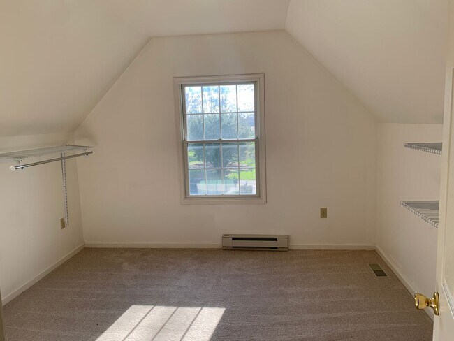 Building Photo - PARKLAND SCHOOLS- FOUR BEDROOM HOUSE compl...