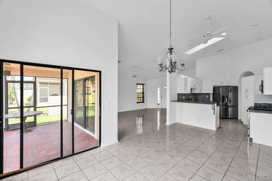 Building Photo - 12382 Pleasant Green Way