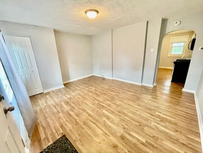 Building Photo - 625 Vanadium Rd