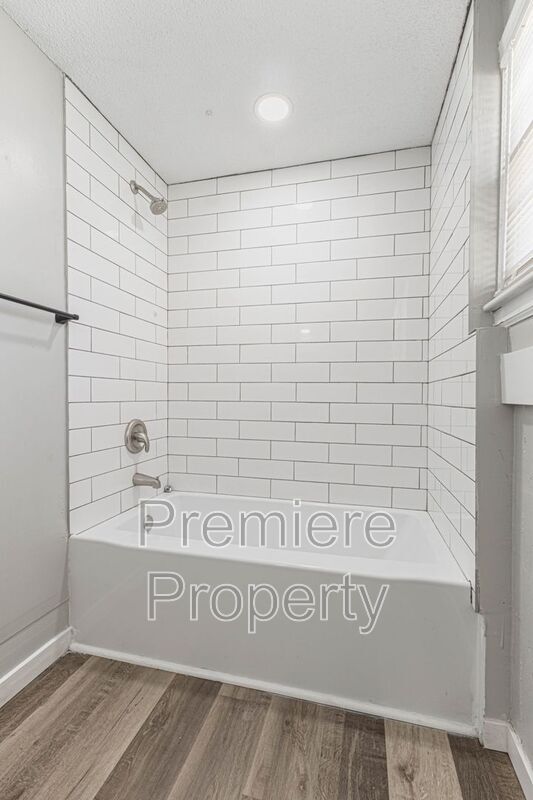 Building Photo - 11702 E 60 St