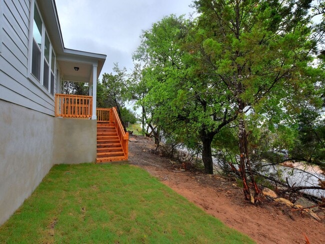 Building Photo - 4 BR / 2 BA - 1813 SF One-Story Home - Lago Vista!