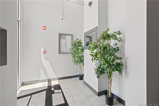 Building Photo - 881 Lafayette Blvd