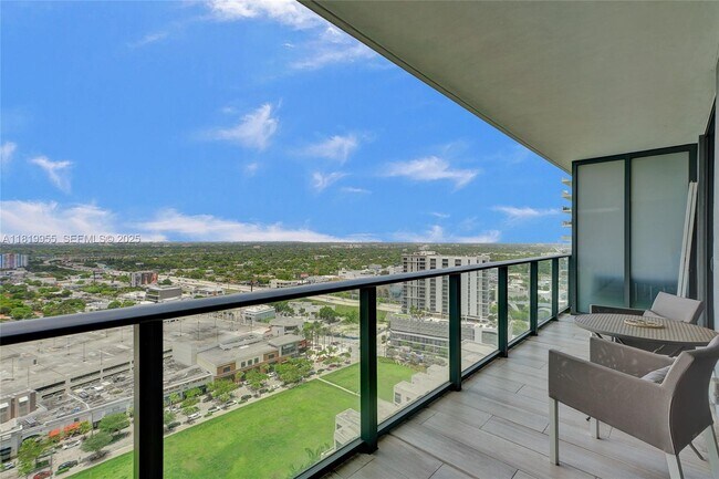 Building Photo - 121 NE 34th St