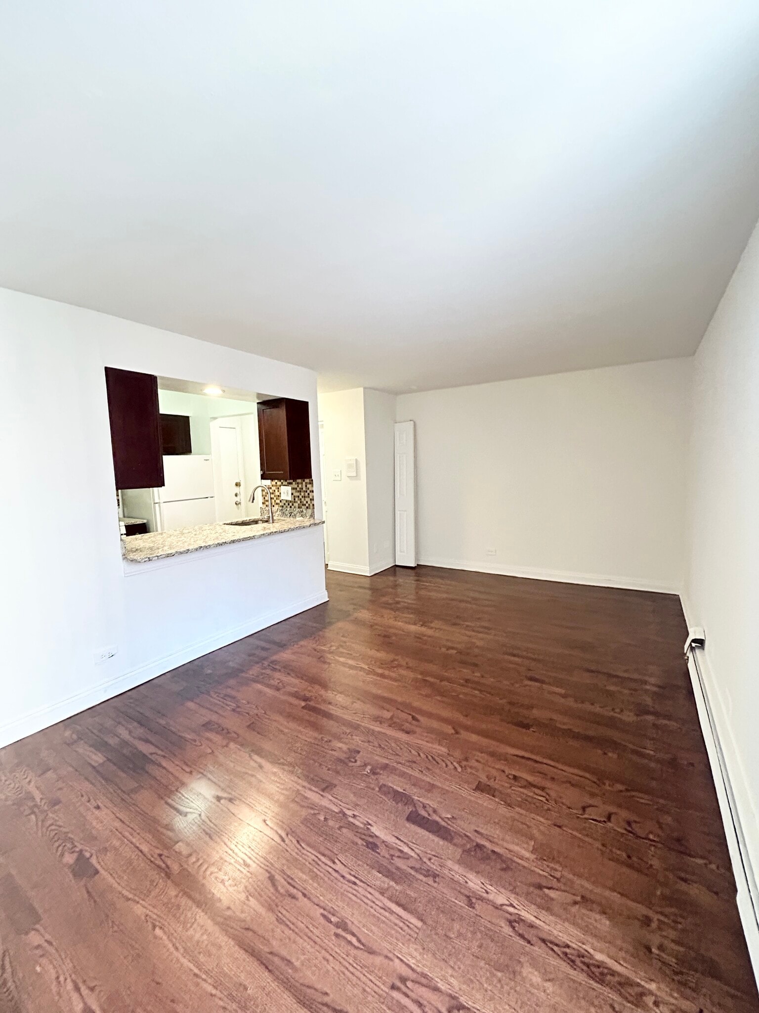 Building Photo - 3732 N Pine Grove Ave