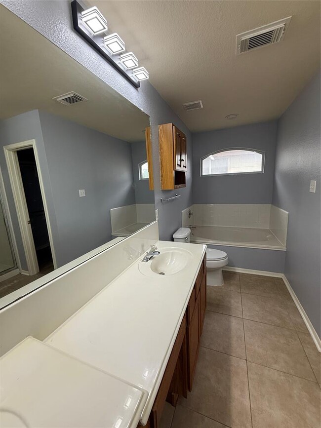 Building Photo - 1705 Ploverville Ln