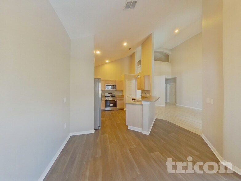 Building Photo - 2800 Playing Otter Ct