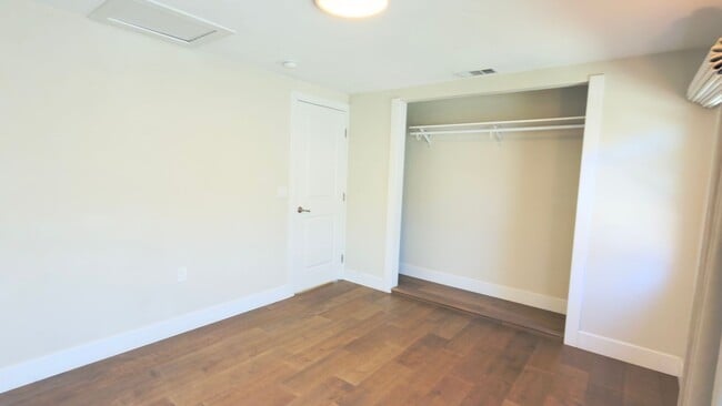 Building Photo - Newly Remodeled 3 bedroom home with AC