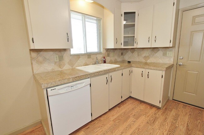 Building Photo - 23750 Fox Ave