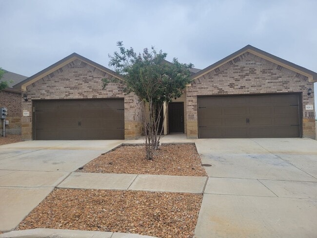 Building Photo - 3/2 in Knox Ridge