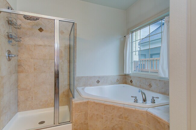 Building Photo - Beautiful Home In Hidden Springs