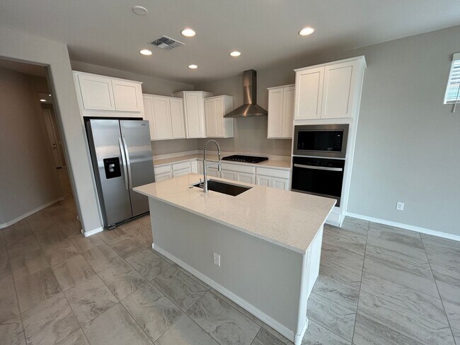 Building Photo - 17615 W San Juan Ave