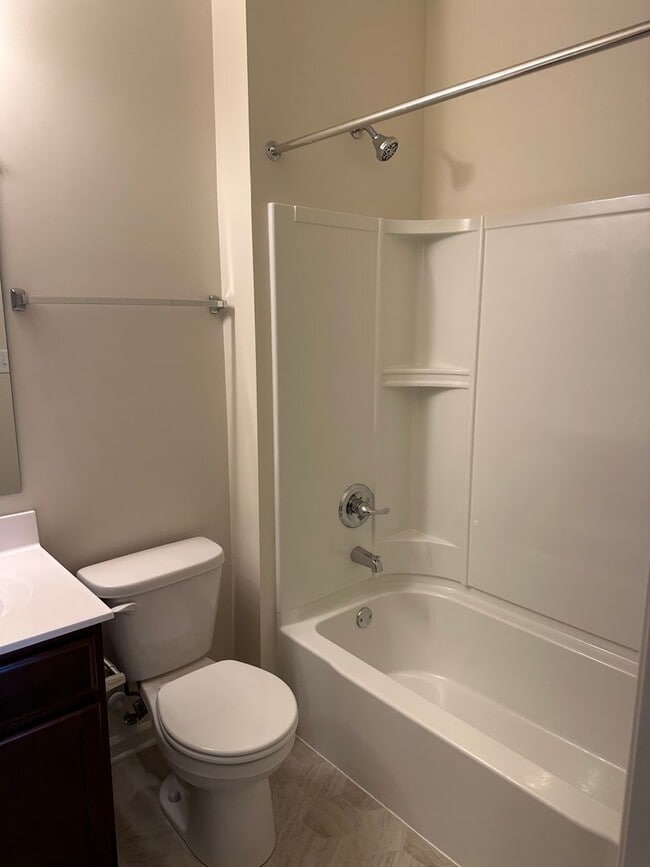 Building Photo - Coming Soon! End unit townhome in Darley G...