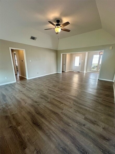 Building Photo - 127 Lori Dr