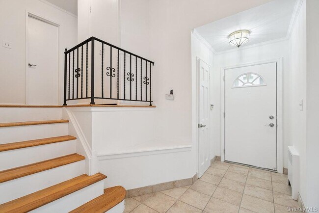 Building Photo - 72 Winthrop Rd